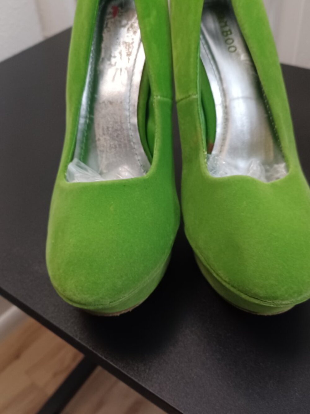 Bamboo Womens "Apple Green" Suede Round Toe Platform Stiletto High Heel